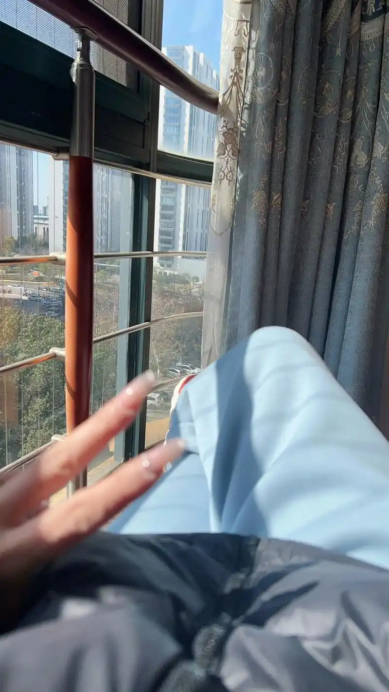 在房间里晒太阳,安逸