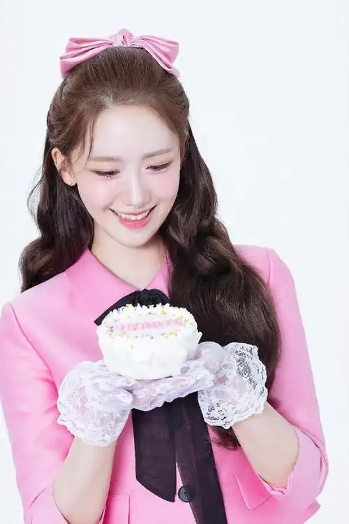 林允儿yoonite#240105 limyoona__official 更新ins一则085353