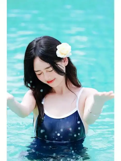 夏日泳装yyds被围观的死s库水少女