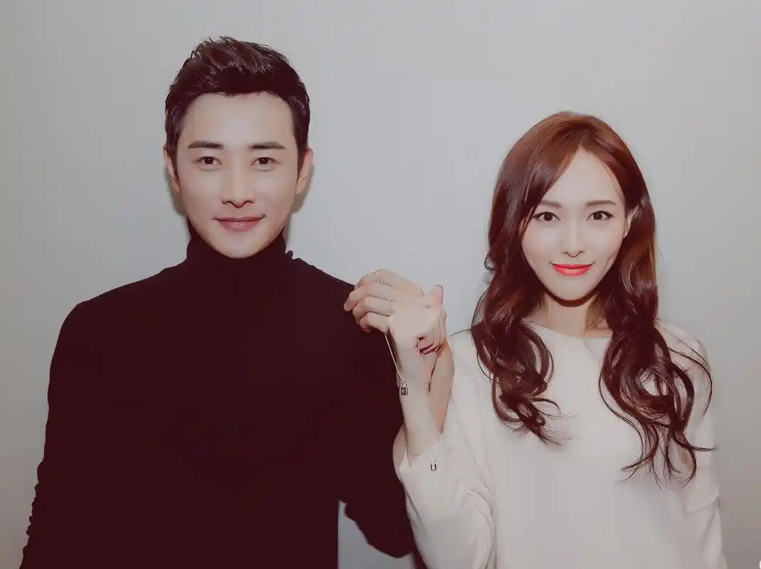 人前清纯人畜无害,人后疯狂私交混乱,"风流甜心"唐嫣现形记