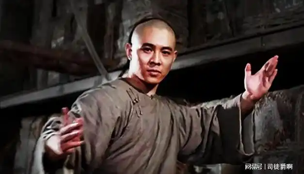 功夫巨星李连杰屡屡被造谣去世今向太为他辟谣