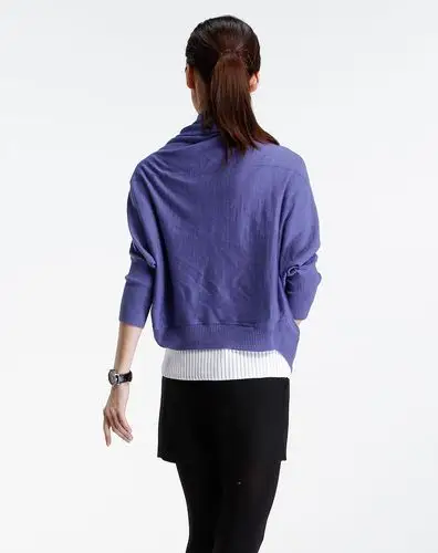 紫蓝色个性长袖开胸针织衫