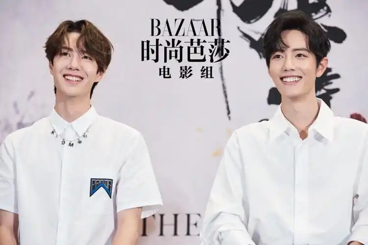 陈情令泰国粉丝见面会壁纸_肖战王一博合体归来