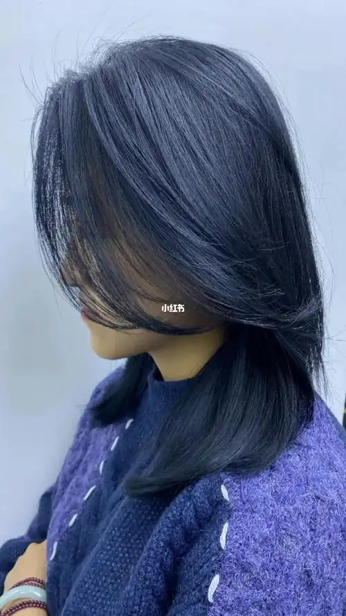 蓝黑色#衡水染发#高级感发色#不明显微潮色_染发_发型_理发店_蓝黑色
