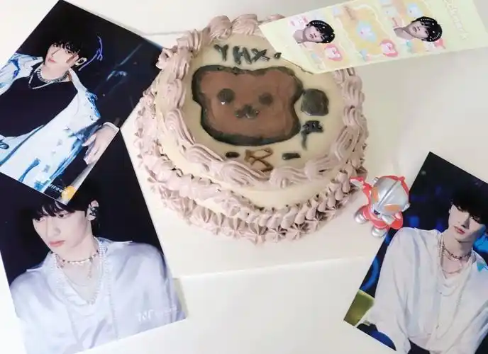 浩翔18岁生日快乐(蛋糕很丑,别介意)