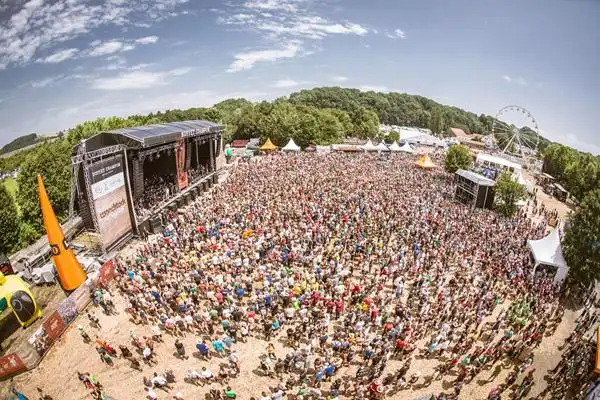 奥地利伍德斯托克全球最大的露天管乐音乐节