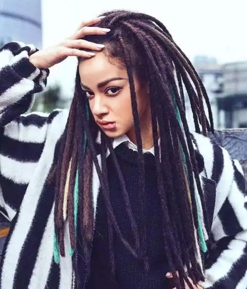 非洲黑人美女超美脏辫,原来是这么编出来的!