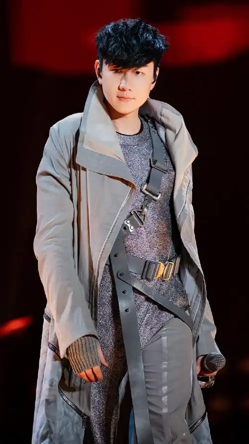 手机壁纸版    夏天来了,越穿越清爽了01    #林俊杰真的好会going