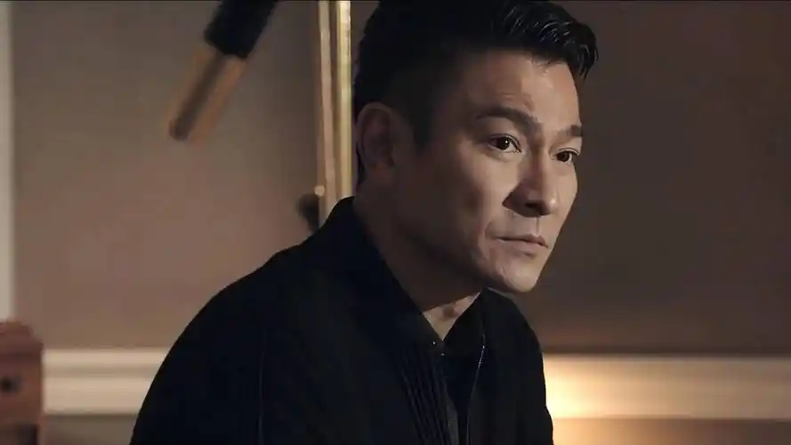 疫情早就过去式了,为什么刘德华最近口罩却越戴越紧呢?答案感人