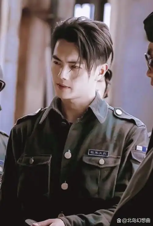 许凯出道多年,也拍了无数部电视剧,可我觉得他最经典的角色,还得是