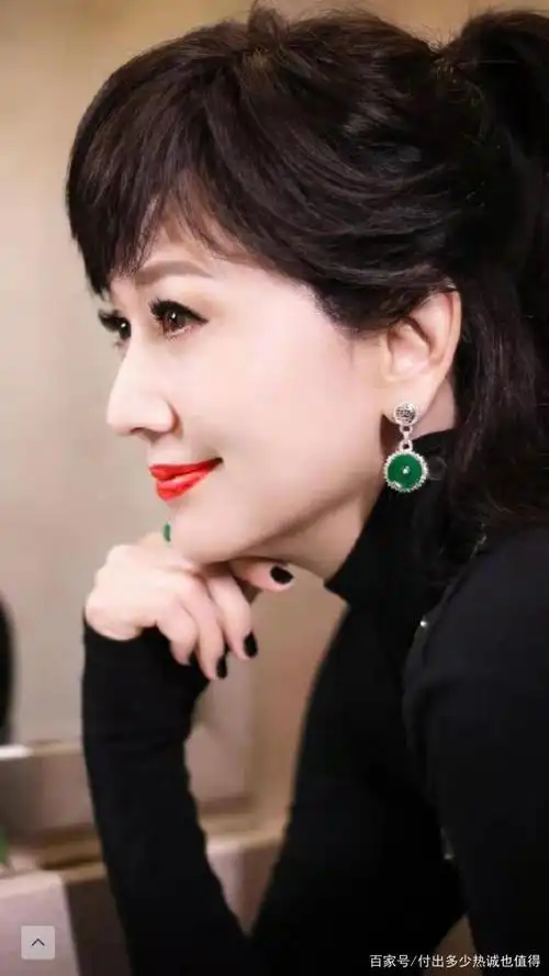 赵雅芝再晒照如今60多岁还是你喜欢的那个白娘子吗