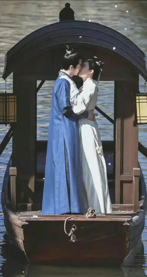 陈晓刘亦菲船上相拥而吻