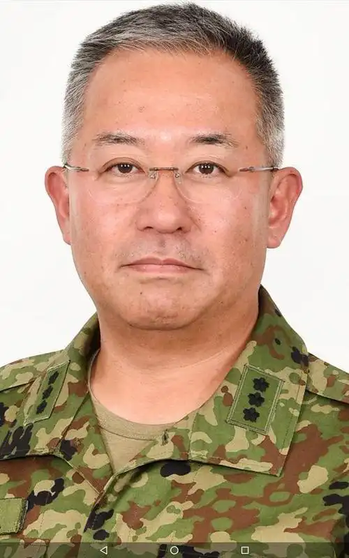 中老年男士发型别乱剪可以试试这几款即使头发花白也很帅