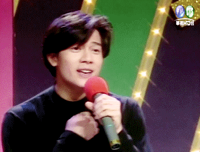 早期郭富城是因为拍广告走红,同年就发了个人首张专辑《对你爱不完》.