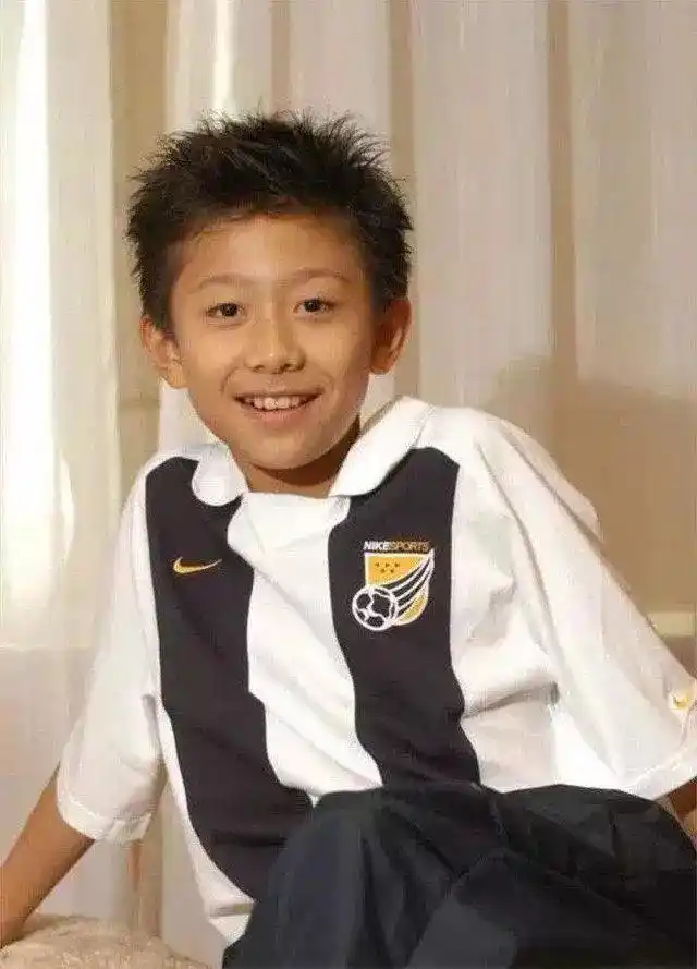 张一山,92年5月出生北京市东城区,北京电影学院毕业,内地男演员.