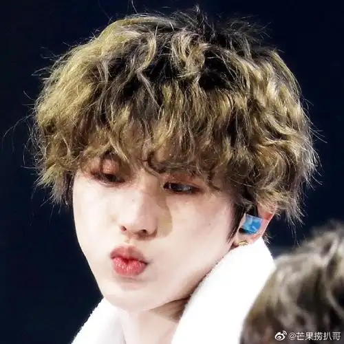 蔡徐坤可爱嘟嘴画面小合集,好久不见蔡小葵,看完整个心都要被融化了!