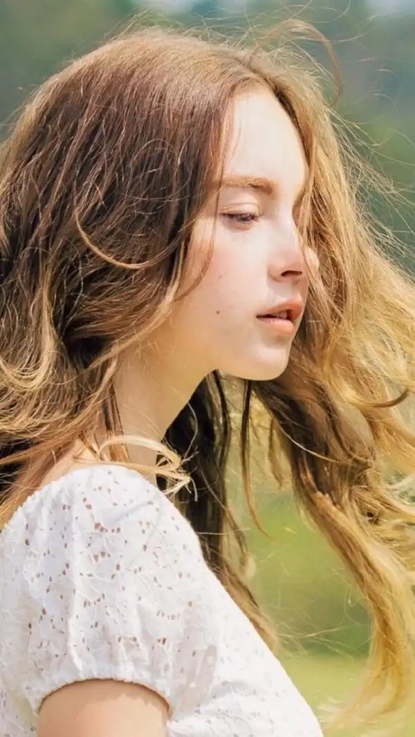 简单文艺偏森系的欧美女生图片一直看不清自己的心