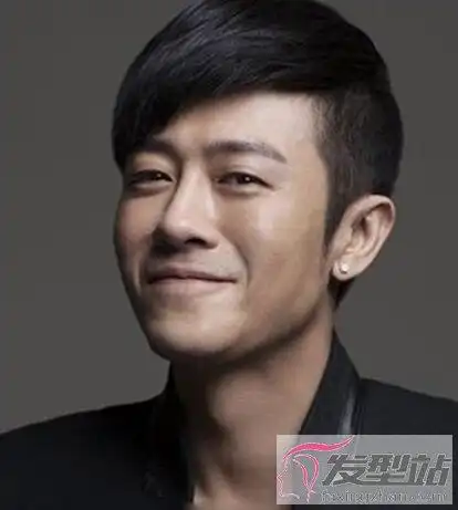 男生斜刘海短发发型修颜洋气潮男必备款