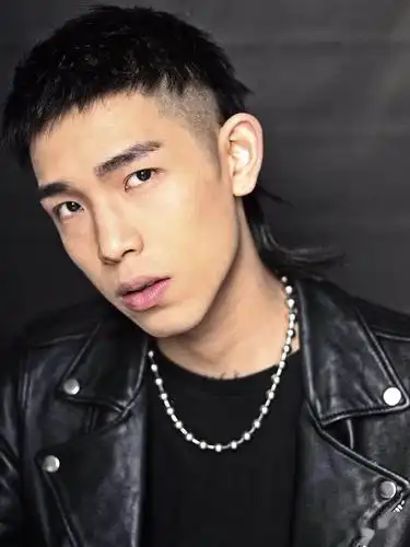 男生狗啃式短发2020年火爆了