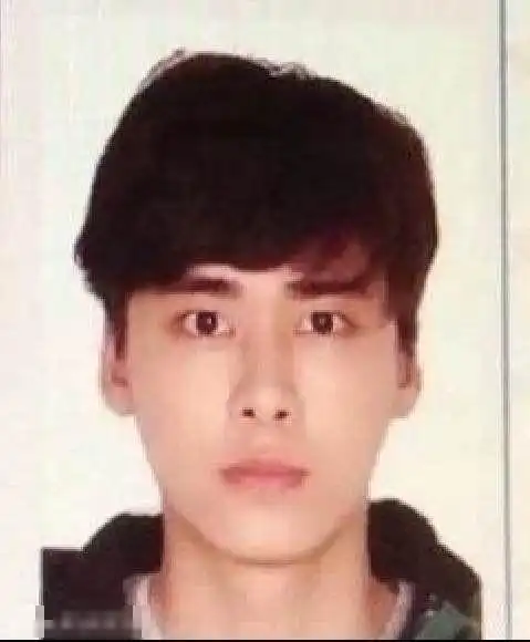 赵薇晒美艳证件照 范冰冰李易峰证件照你见过吗