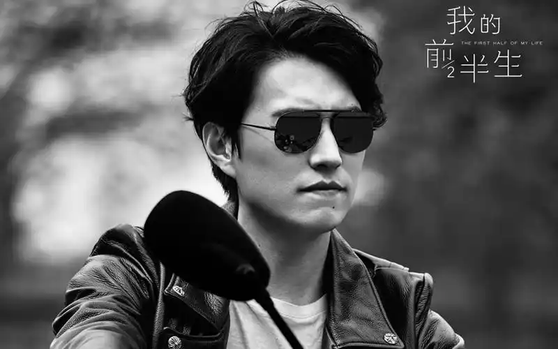 电视剧《我的前半生》陈道明靳东男神机车照壁纸下载