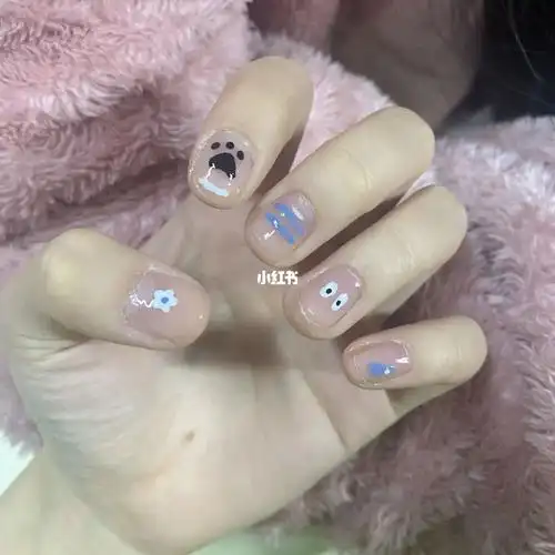 好喜欢自己画的指甲