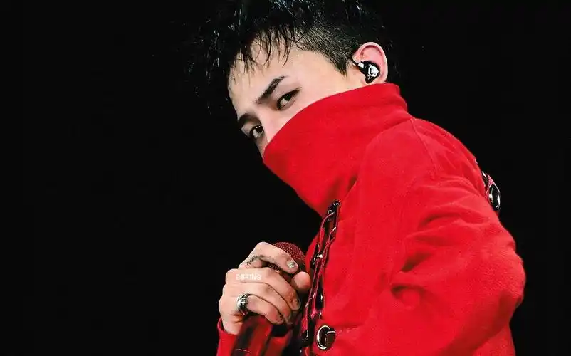 新年第一弹: 20 1 8=29个穿红色的权志龙!