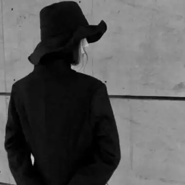 女头像霸气高冷背影不喜欢大海的鱼