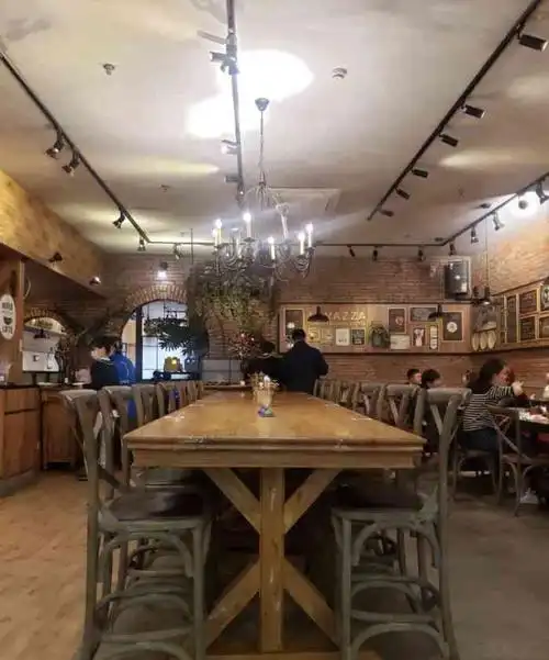 玛格萝妮餐厅(长阳店)-"环境不错,服务到位,上菜很快.饭的味道.