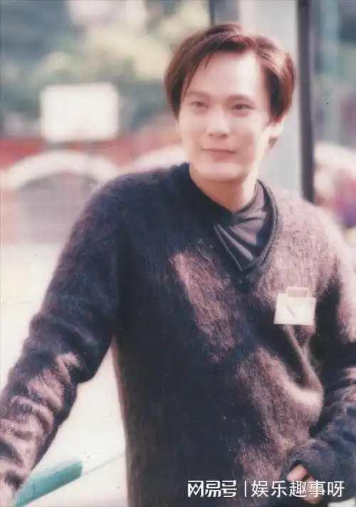 28年前那个唱爱如潮水的张信哲就这样黯然退位了