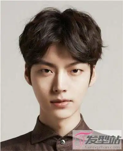 男中分发型怎么留好看 10款帅气中分发型了解一下