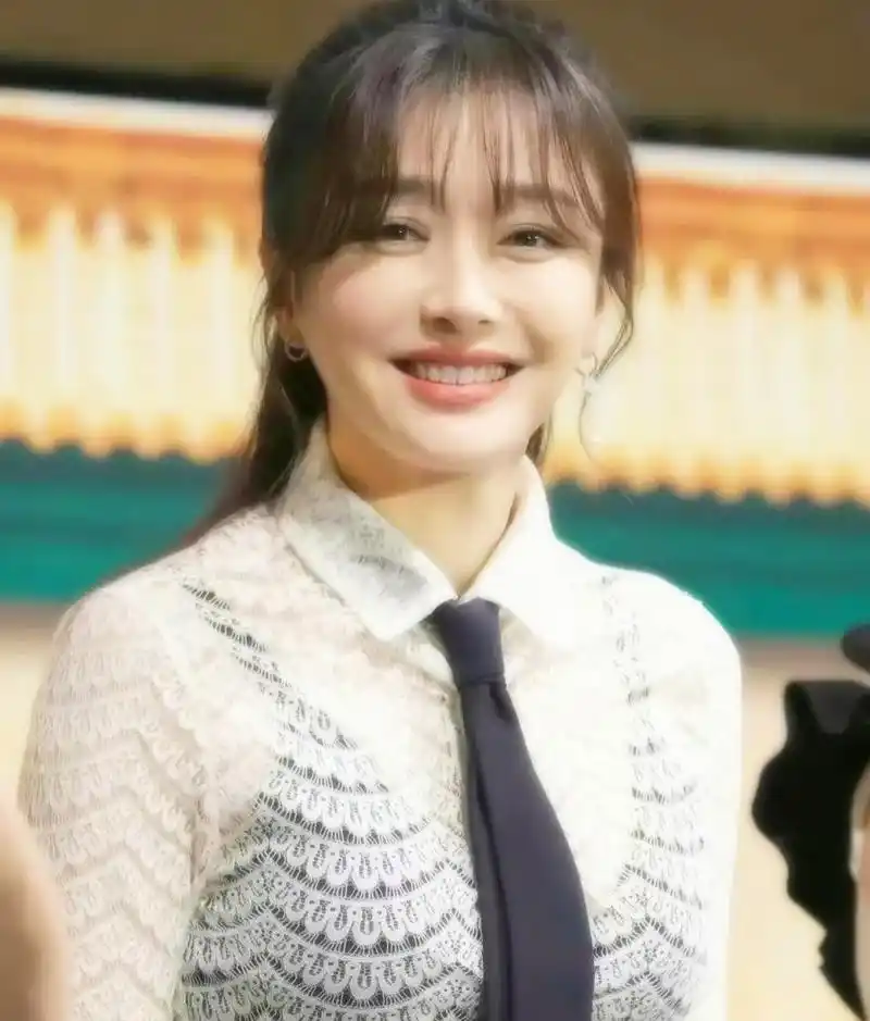 裕二 素颜照里的秦岚太美了!  结尾