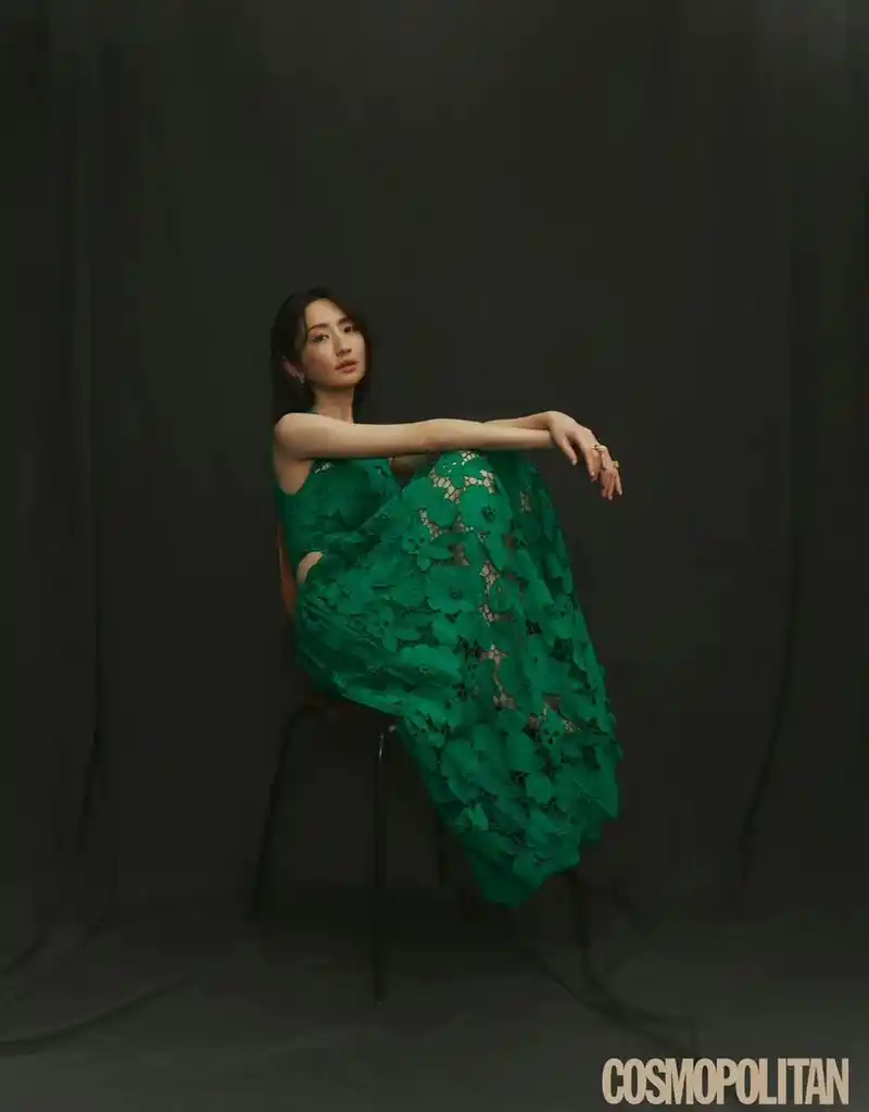 柯佳嬿《cosmo封面之星》写真,拍得很漂亮也很灵气