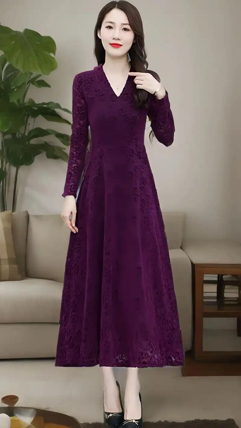 春秋蕾丝纯色打底长裙子!今年流行的蕾丝元素