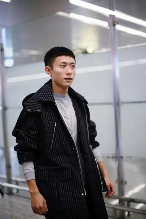 张一山的发型总是很清爽,不过都很帅!