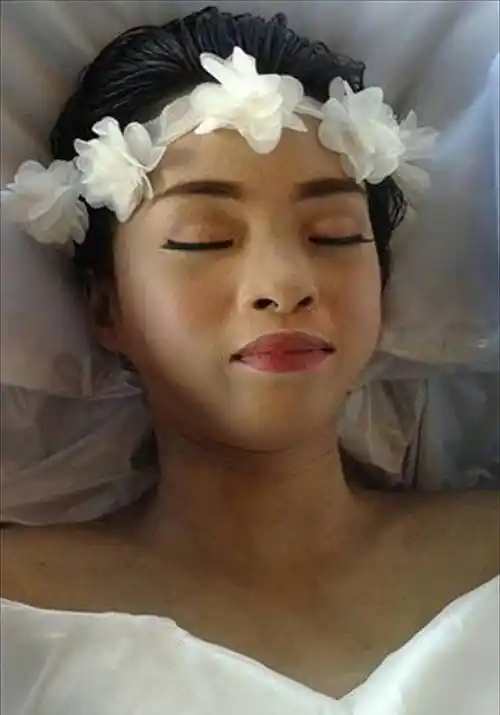 一个90后女孩亲手筹划好自己的葬礼后,安静地离开了_拉辛·普雷贡塔