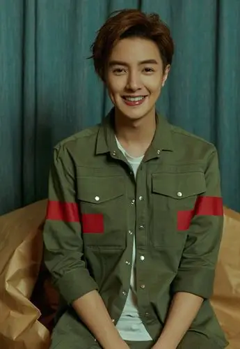 官鸿,内地演员.出生日期是1995-1-15,出生于台湾.民族是.