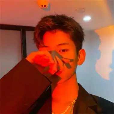 酷拽真人男生头像霸气又耐看