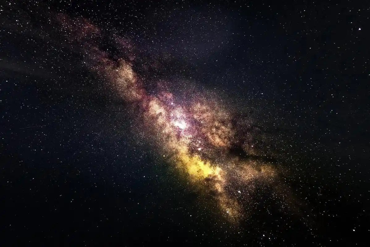 星空 #银河  拍摄星银河的过程是治愈自己和享受的过程,我 - 抖音