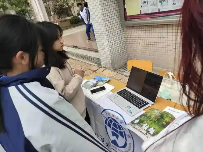 讲好南国故事 | 感恩母校行-回访广州市花都区第二中学_学妹_活动_学