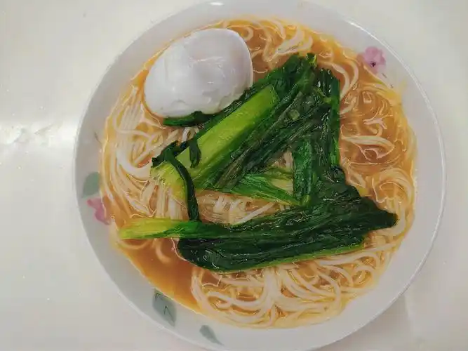 今日晚餐清汤面