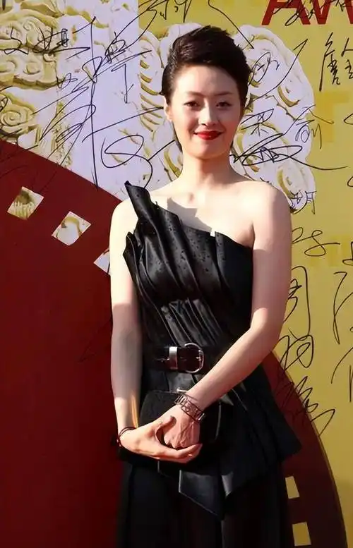 她是国家一级演员,人美演技好,被称为最低调影后,如今活成这样_范志博