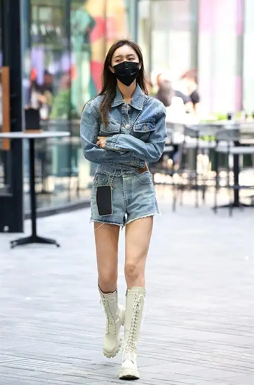 夏季您会穿高筒靴吗美女为了硬朗和炫酷演绎夏日穿靴方案