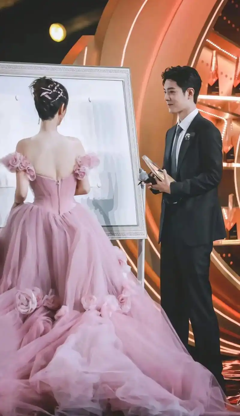 肖战杨紫 #余生夫妇是真的 #我的cp天下第一甜 #向全世 - 抖音