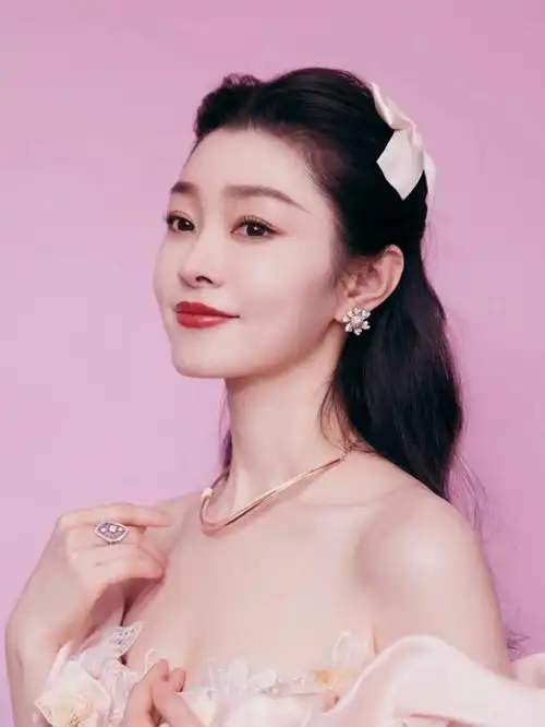 《非常静距离》宋轶如何走上演员道路的心路历程 - 一流范文网