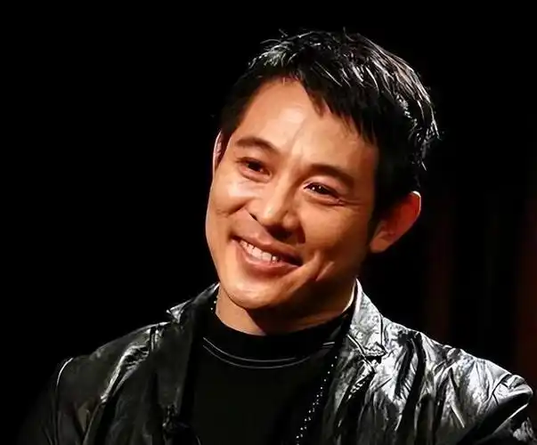 李连杰对利智说咱们两个女儿都挺独特的长得既不像你又不像我