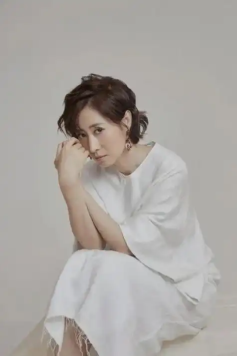 回顾刘敏涛:嫁豪门独守空房7年,离婚后重返荧屏今女儿成她骄傲