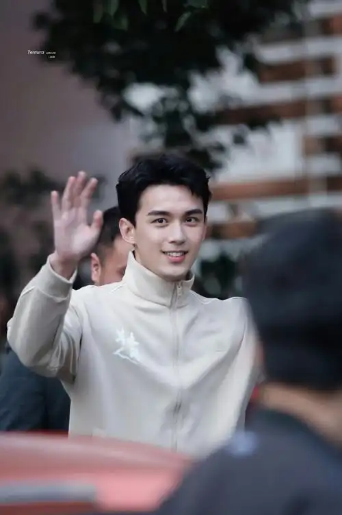 吴磊说你讲法律知识的时候比我帅多了##吴磊路演喊妈你遭人骗了##星