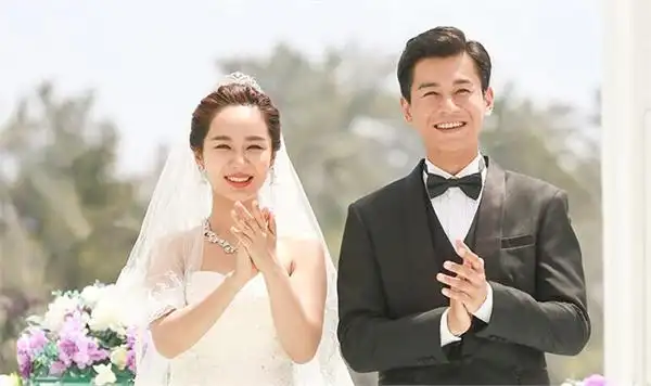 小雪杨紫首披婚纱嫁人男方比她大14岁 另一个小雪成手下败将