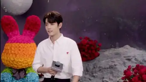 love is all around92博肖,鹿   关注 g 私信 = 她的主页 她的相册